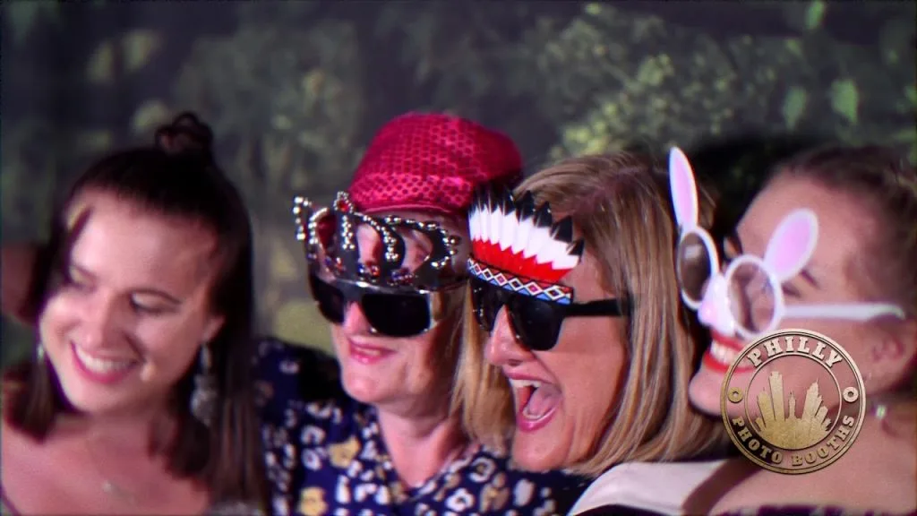 Discover Reliable Mirror Photo Booth Rental Options Near You 4 4